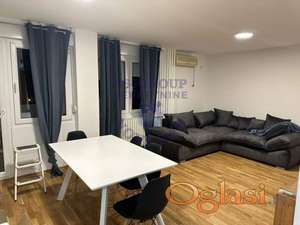 Predstavljamo Vam odličan, potpuno renoviran stan na Limanu 3.